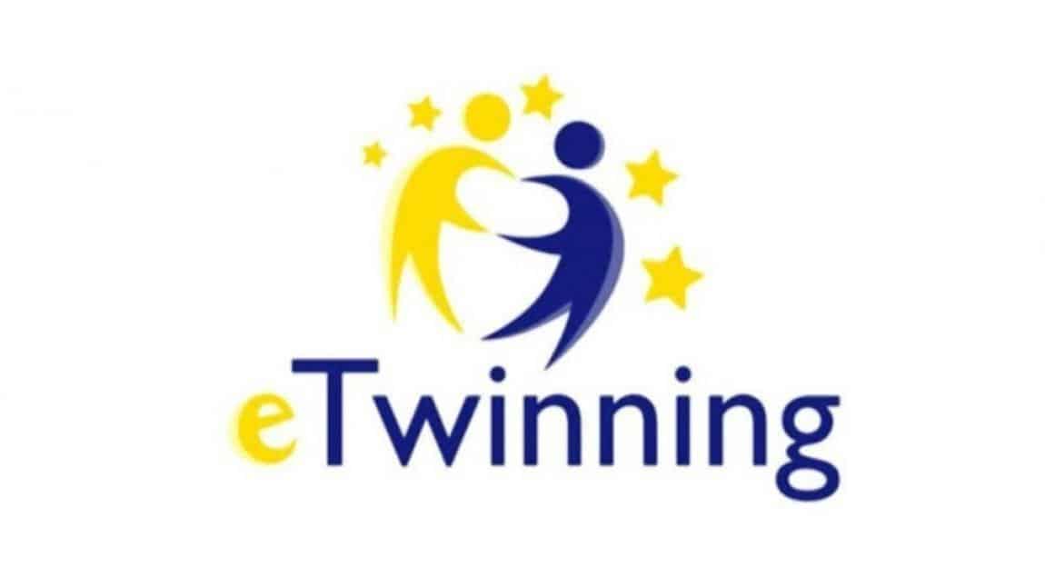 OKULUMUZDA e-Twinning  (playing together outdoors) PROJESİ YÜRÜTÜLMEKTEDİR.